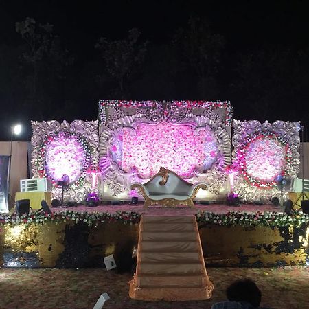 Babian Inn Lucknow Buitenkant foto