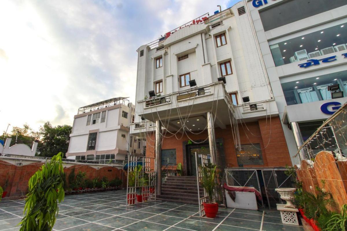 Babian Inn Lucknow Buitenkant foto